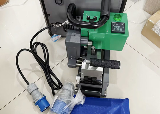 CX900 Hot Wedge Welder 1800W สําหรับการปั่น 0.8-3.0 มม HDPE Geomembrane Pond Liner