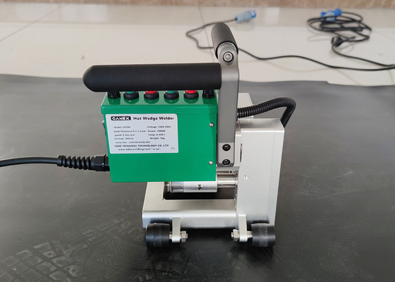 เครื่องปั่นผนังภูมิภาค PE PP สําหรับสระและที่เก็บขยะ