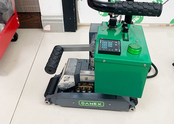 CX900 Hot Wedge Welder 1800W สําหรับการปั่น 0.8-3.0 มม HDPE Geomembrane Pond Liner