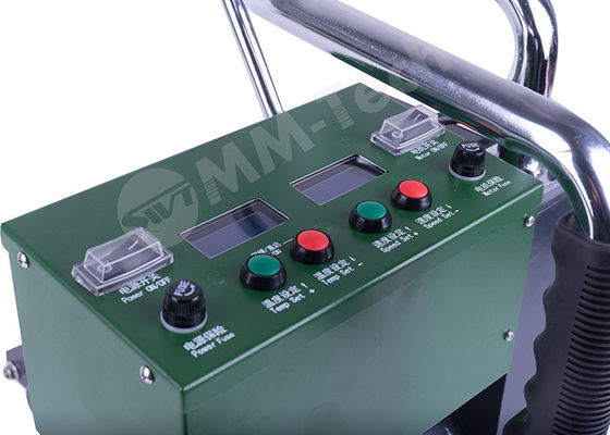 ความกว้างที่ทับซ้อนกัน 12 ซม. 50/60 HZ 1800W เครื่องเชื่อม Geomembrane