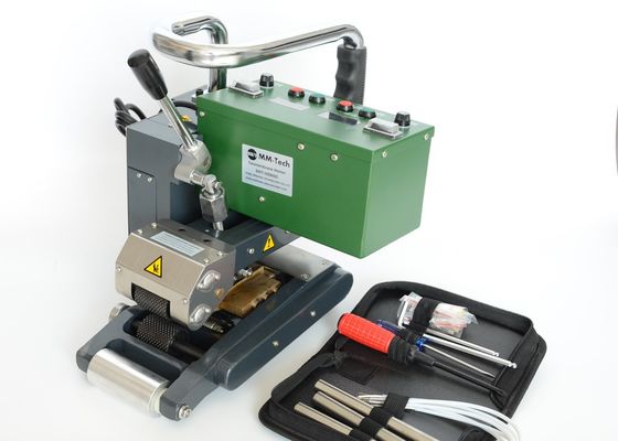 1800W Hdpe Geomembrane Hot Wedge Welder อัตโนมัติสำหรับ 1.0-3.0 มม. SWT-NS900D